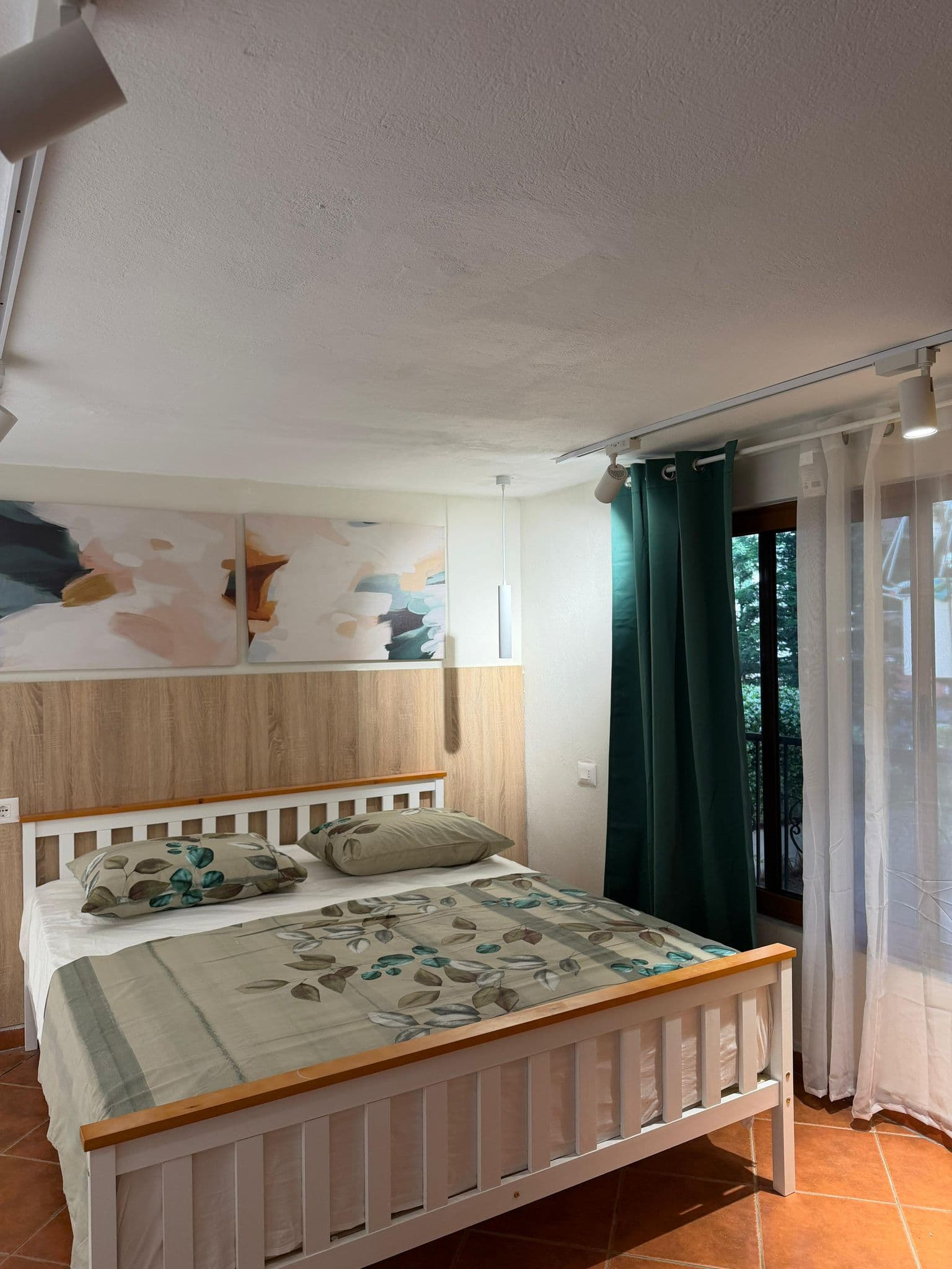 Room 03
